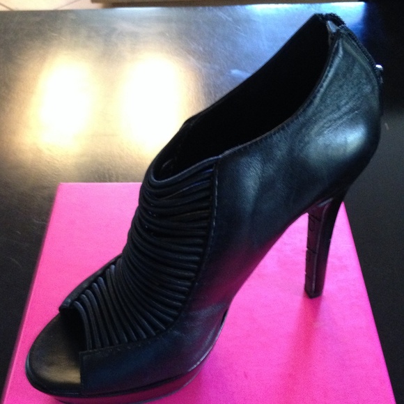Jessica Simpson Heels - Picture 2 of 6
